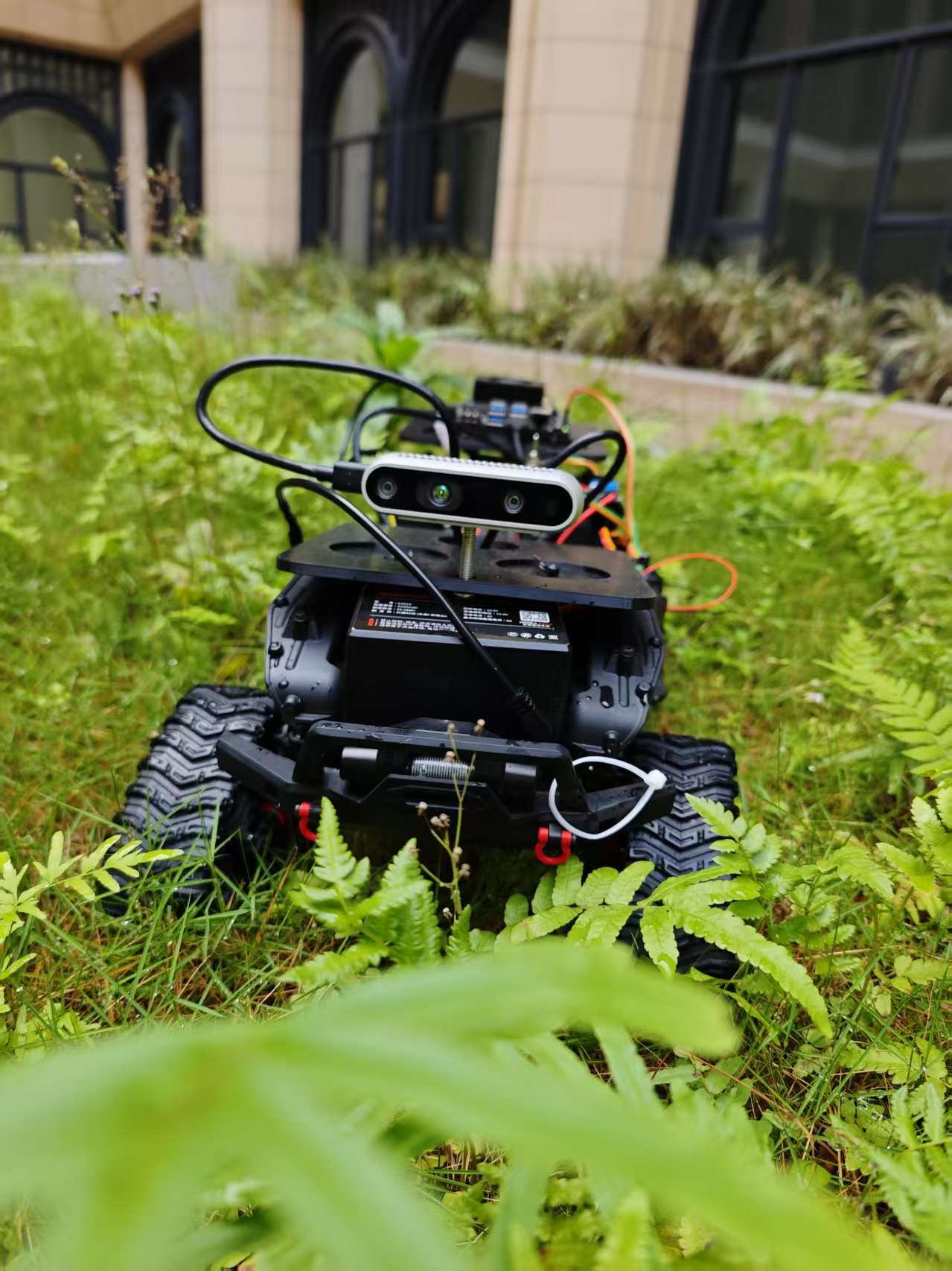 智能草坪割草机器人